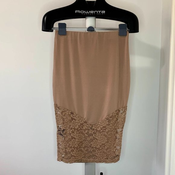 Revamped Lace Nude Skirt - Picture 2 of 3